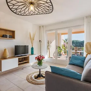 Avec Jardin, Clim & Piscine - Proche Plages Et Randos, Parking Prive - La Girelle Appartement